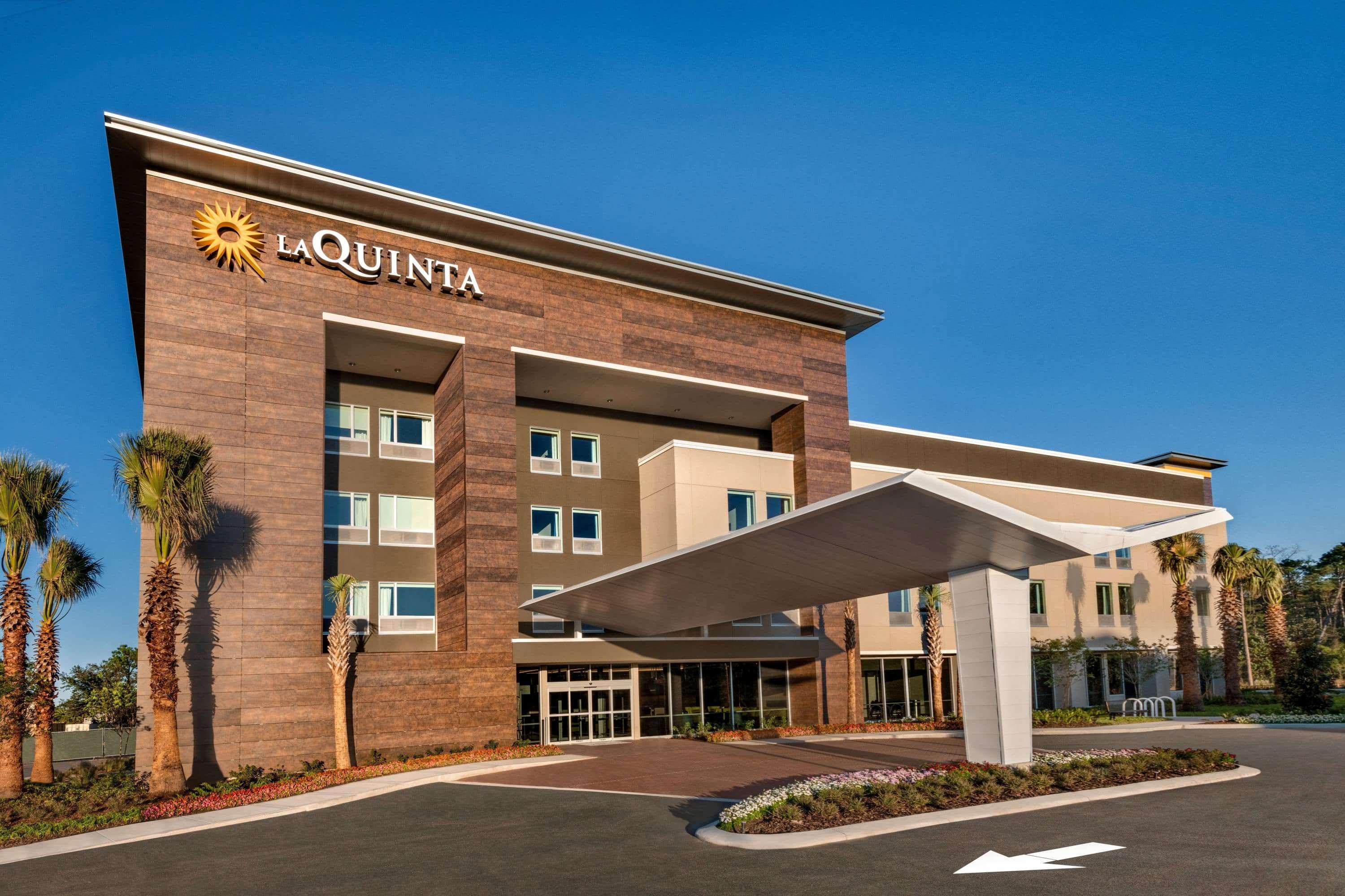 La Quinta Inn & Suites By Wyndham Orlando I-Drive Theme Parks Exterior photo